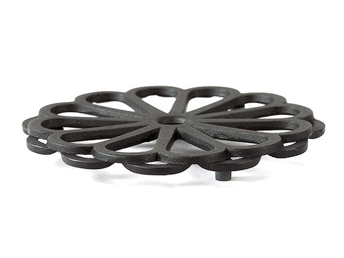 Iwachu Cast iron trivet Kiku