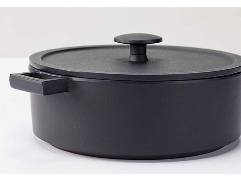 Iwachu large casserole Kitchenware