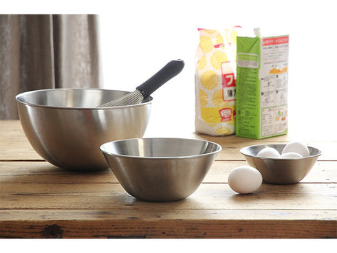 Sori Yanagi mixing bowls